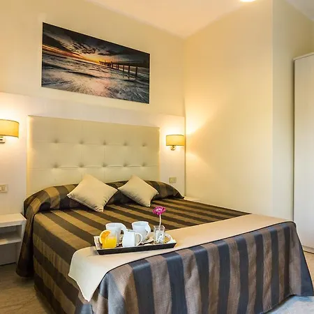 King 3* مارينا دي بييتراسانْت
